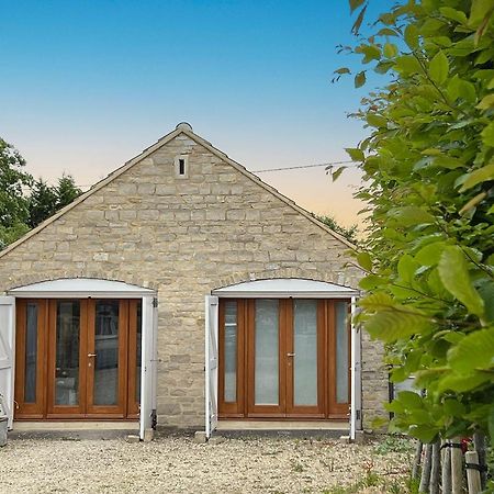 Ferienwohnung Whitley Old Garage Exterior foto